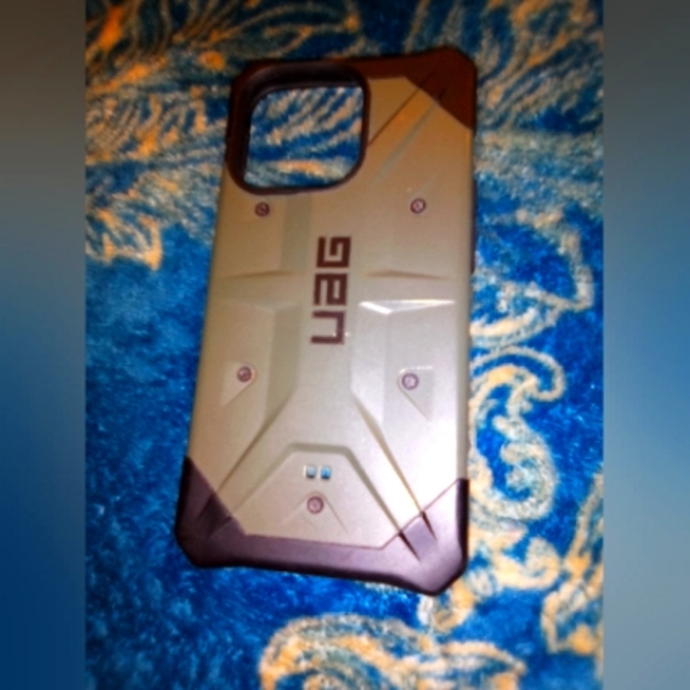 UAG iphone 13 Case